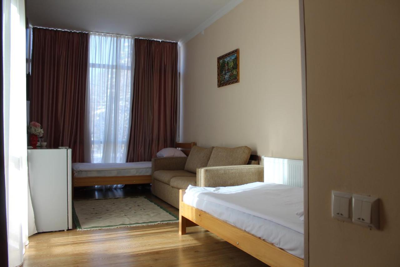 Guest House Bordschomi Exterior foto